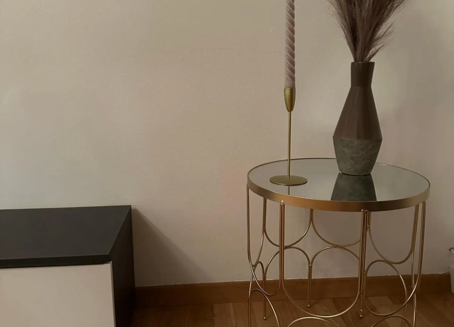 Schoene Wohnung Mit Balkon 비엔나 0*,  오스트리아