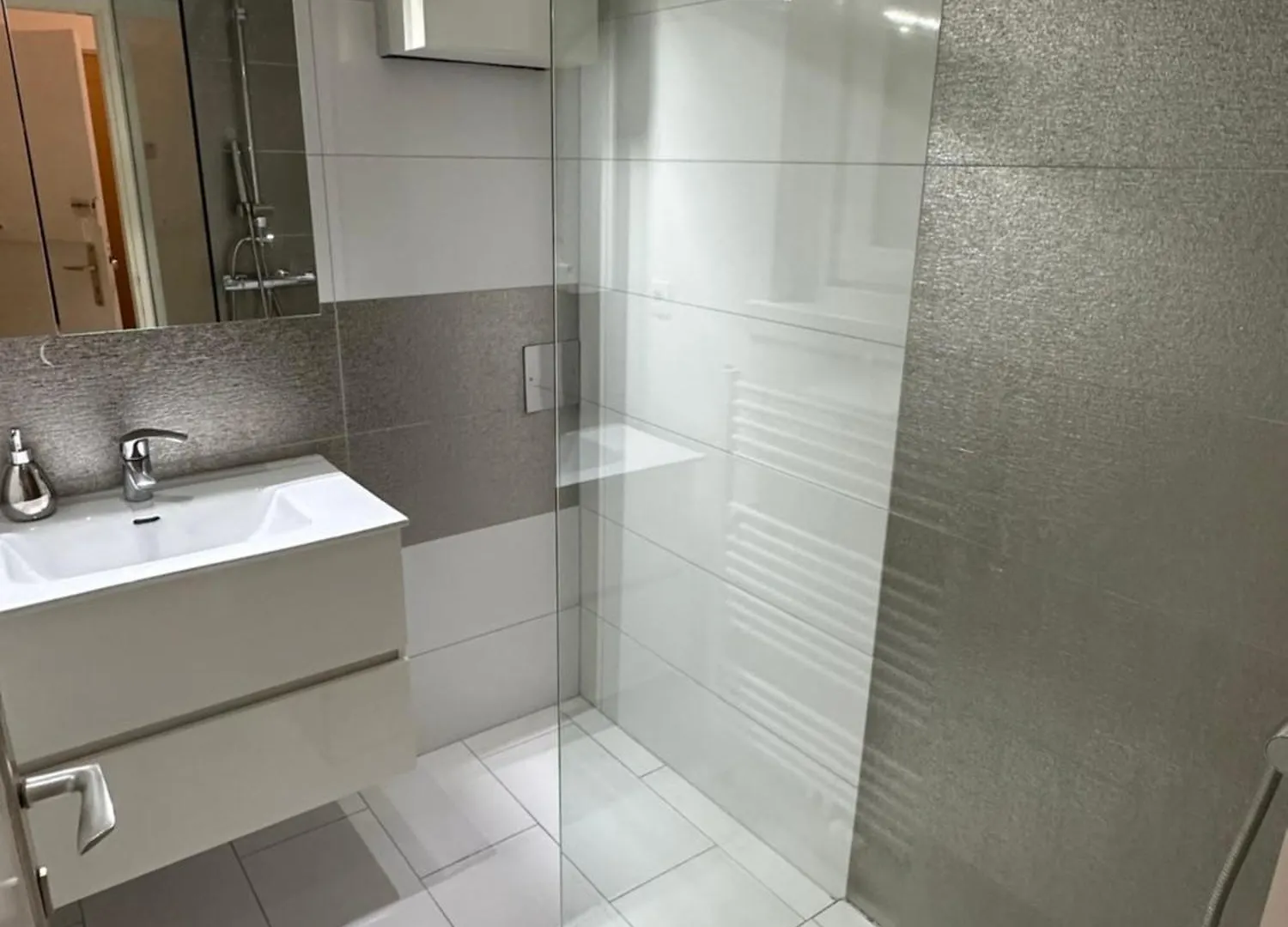 Schoene Wohnung Mit Balkon 비엔나 0*,